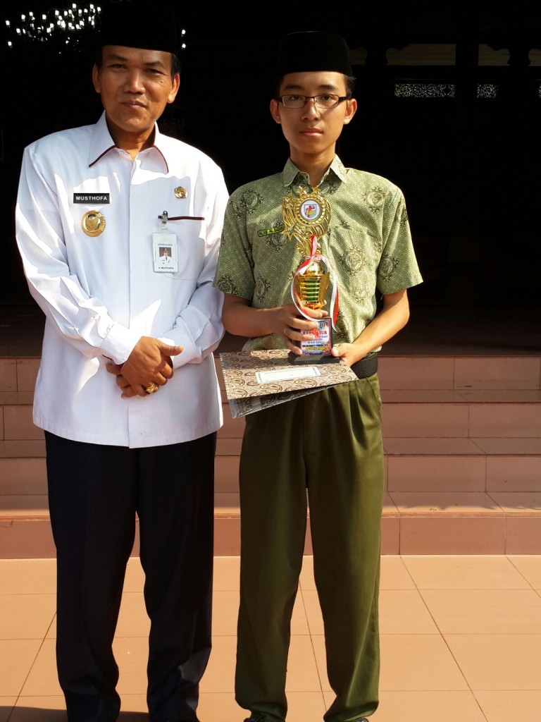 ALIXE ALSACHILY RAIH JUARA 3 LOMBA KARIKATUR